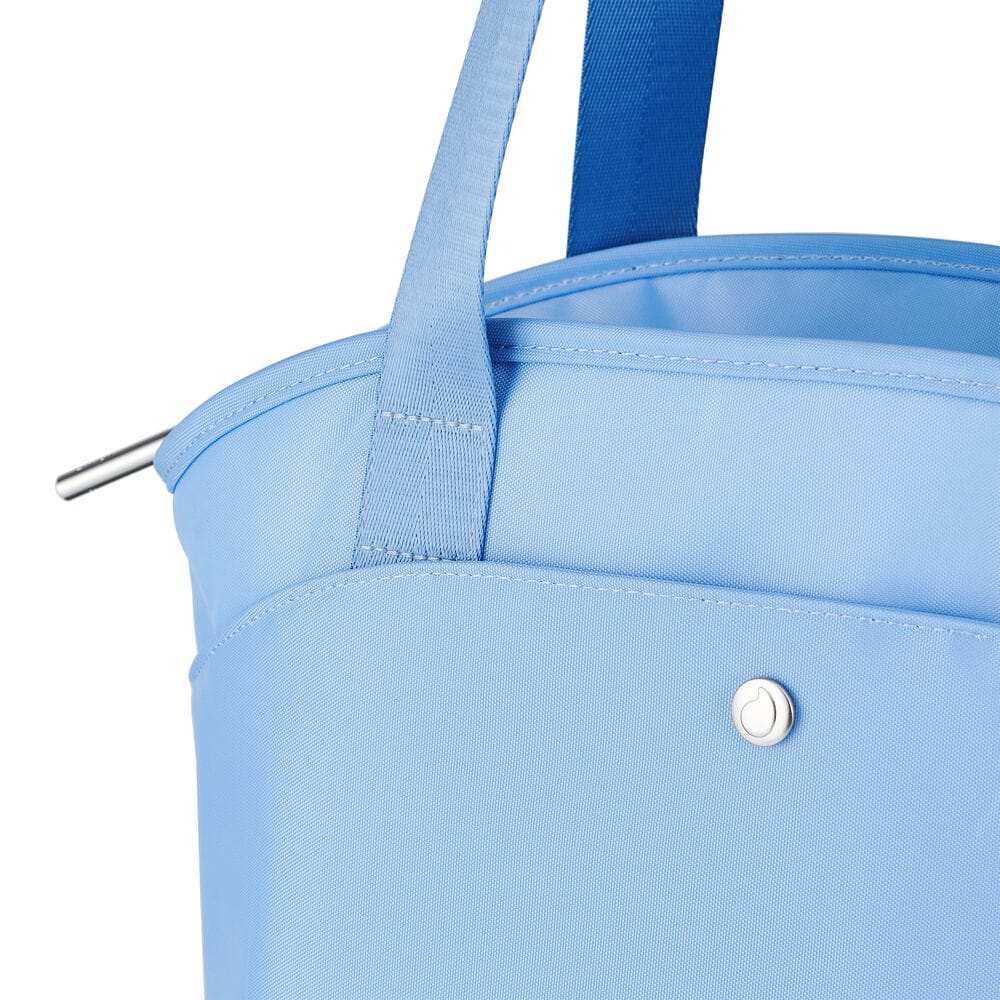 lunch-tote-y4 5341821_02-Swell-Lunch-Tote-Bag-Chambray-Blue-Pocket-Detail_3bd7.jpg