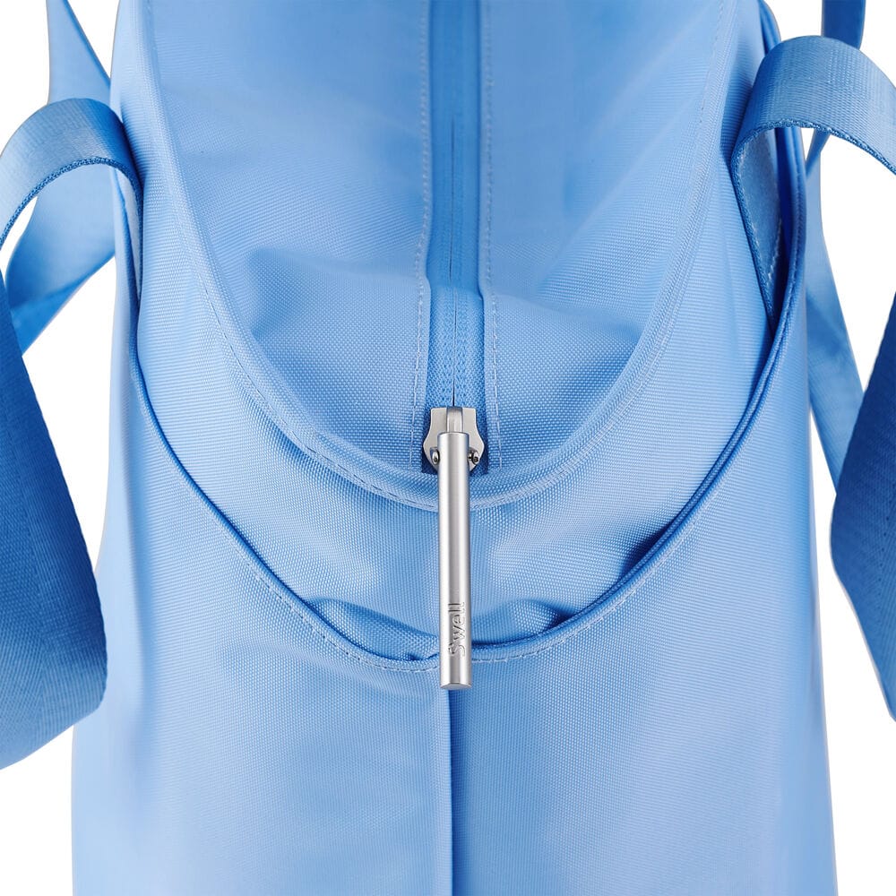 lunch-tote-y4 5341821_03-Swell-Lunch-Tote-Bag-Chambray-Blue-Zipper-Detail_8768.jpg