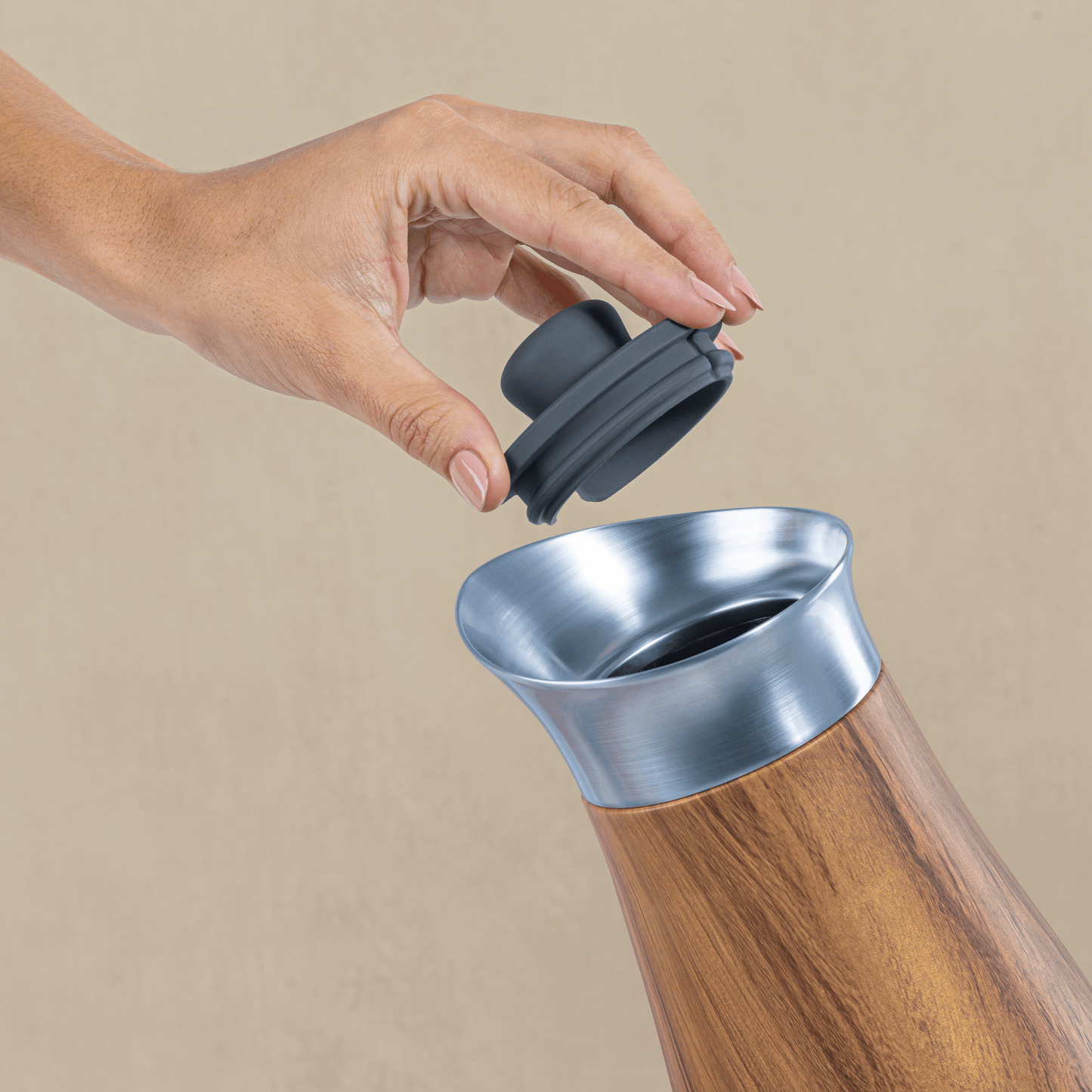 carafe-with-lid-e7 Swell-Carafe-Teakwood-Lifestyle.png