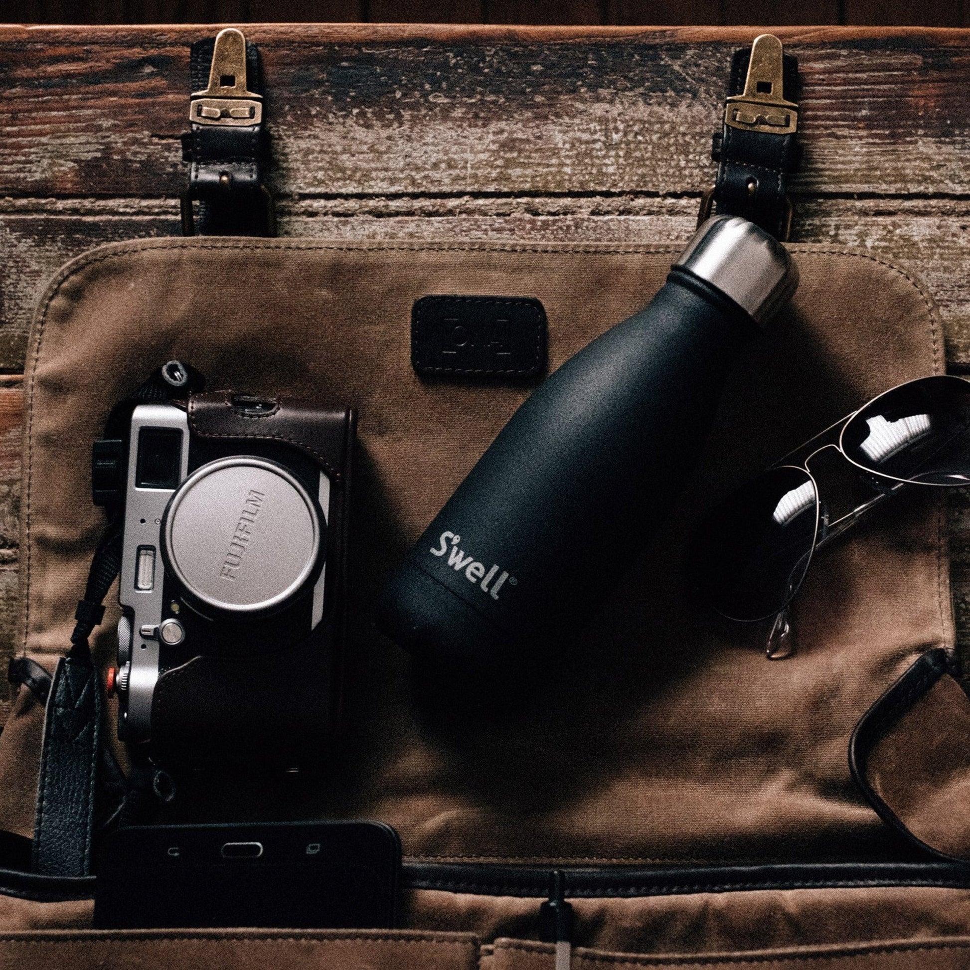original-bottle-9oz-t2 Swell-Water-Bottle-9oz-Black-Onyx-LifeStyle.jpg