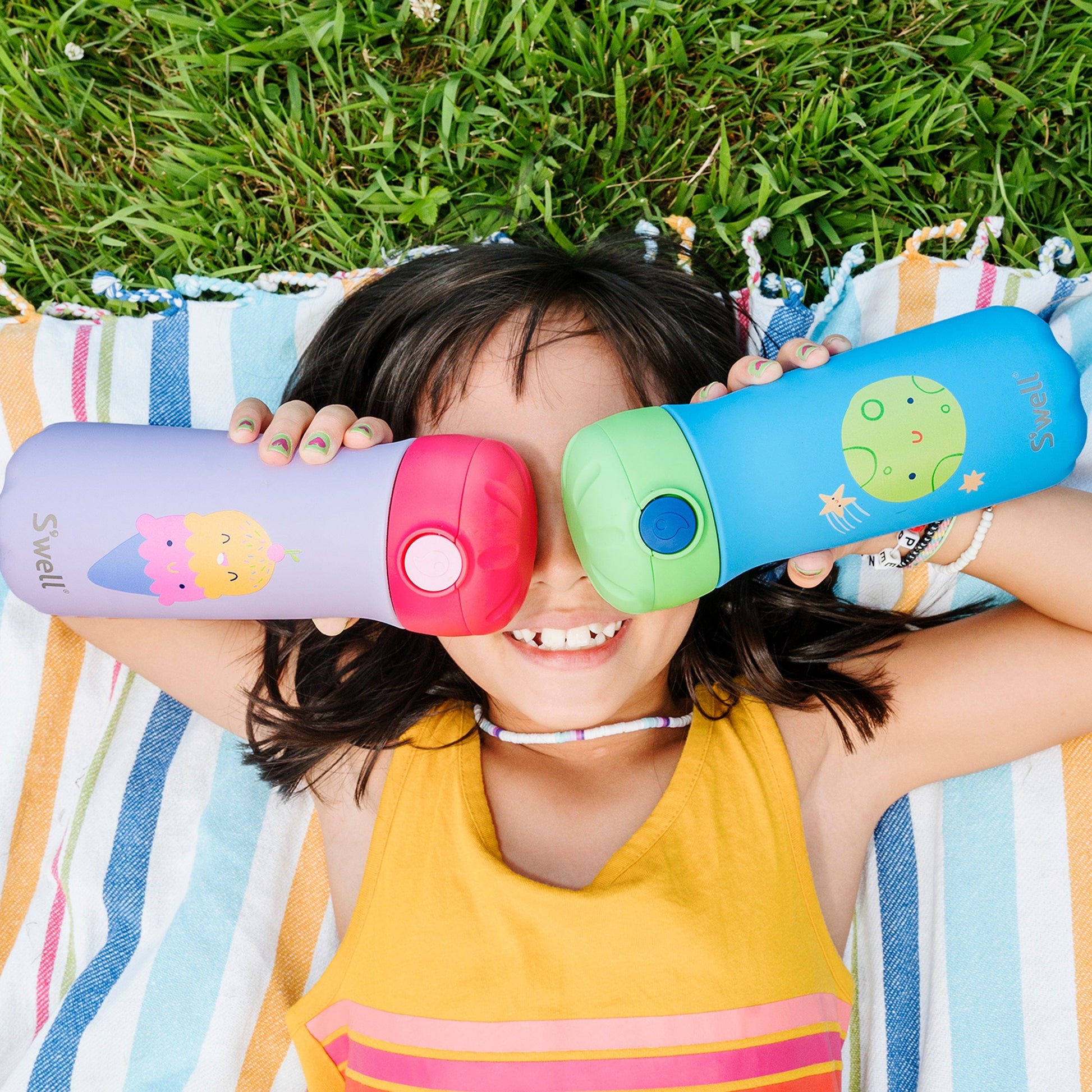 pop-top-traveler-14oz-l5 Swell_14oz_Kids_Pop_Top_Traveler_Happy_Scoops_Ice_Cream_Lifestyle.jpg