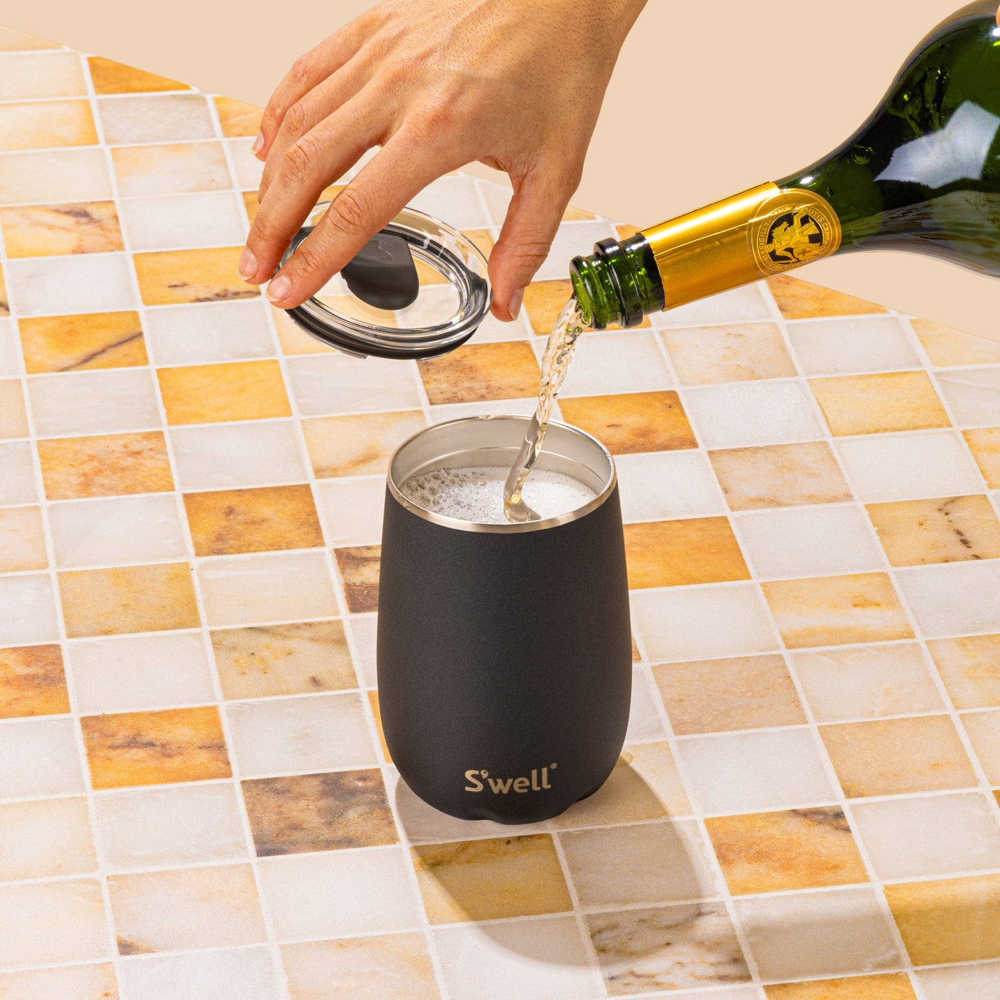 xl-sip-and-chill-bundle-d3 Swell_ONYX_XL_BARWARE_SET_Lifestyle-1.jpg